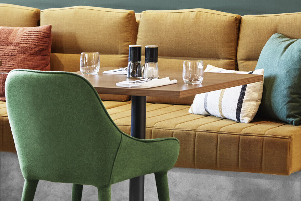  HOLIDAY INN REMARKABLES PARK